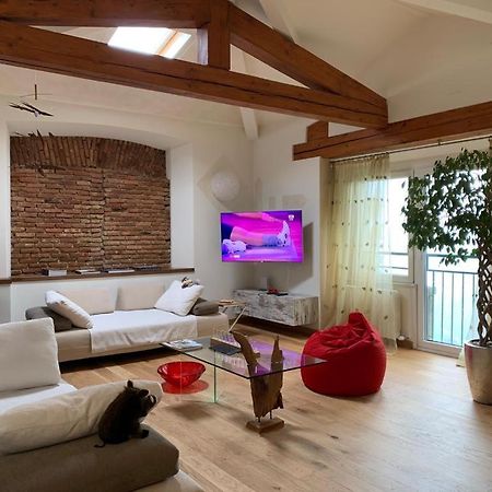 ブルナーテThe Cherry Garden House Loft Lussoアパートメント エクステリア 写真